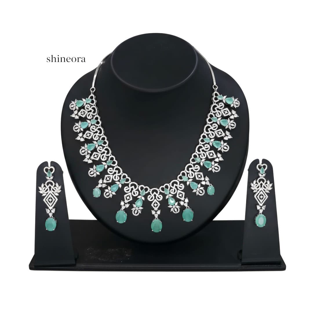 Shineora Emerald Grace Necklace Set