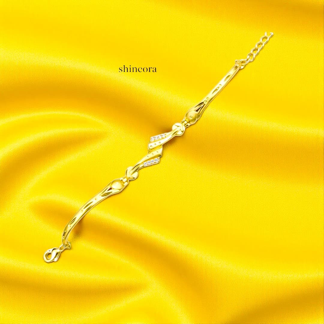 hineora Kavya Knot Bracelet
