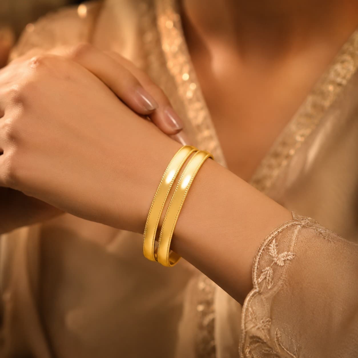 Shineora Women Gold-Plated Minimalist Traditional Bangles Set (Pack of 2)