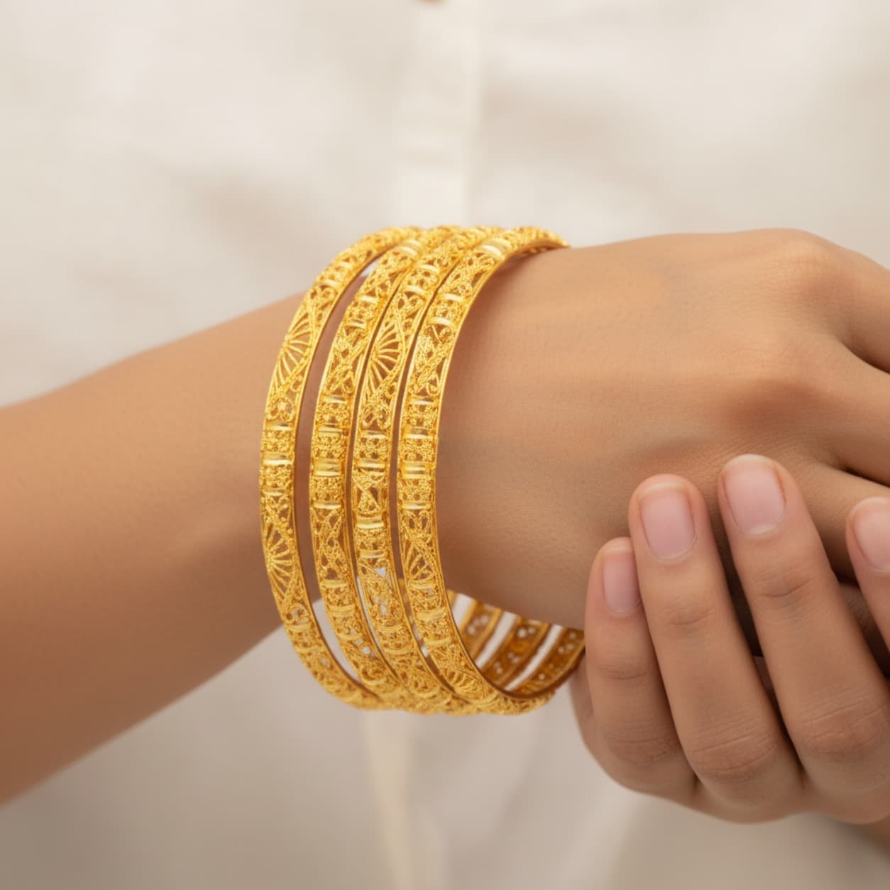 Shineora Royal Filigree Gold-Plated Bangles Set